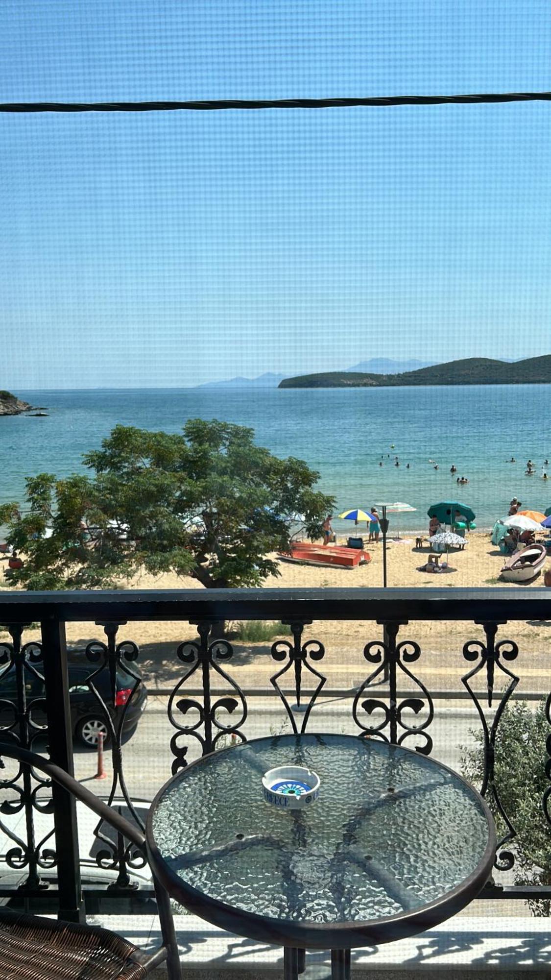 E & F Sea View Flat Appartement Néa Péramos Buitenkant foto